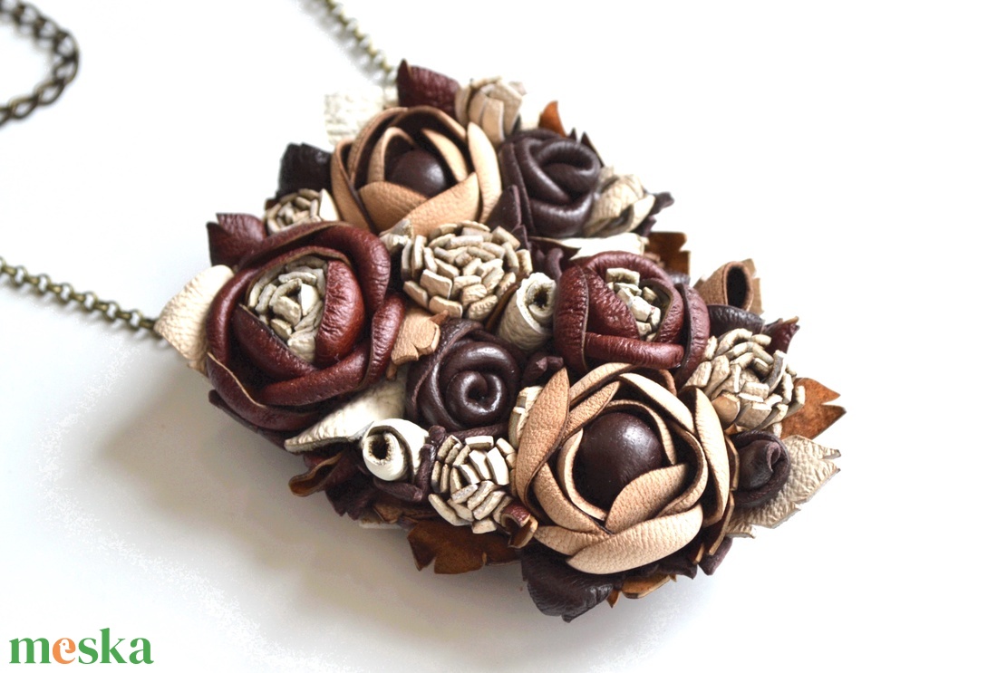 Jardin-Café-nyakék valódi bőrből - ékszer - nyaklánc - medálos nyaklánc - Meska.hu