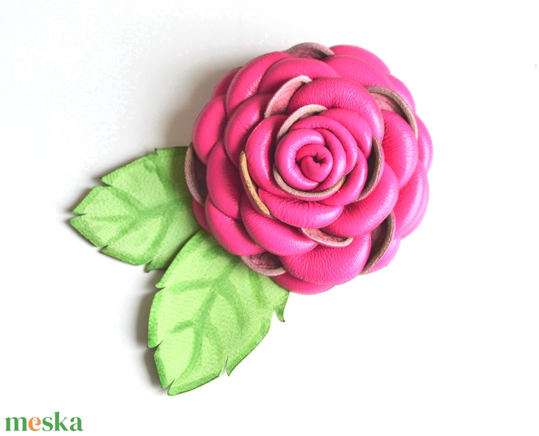 Magenta rózsa extra-kitűző valódi bőrből - ékszer - kitűző és bross - Meska.hu