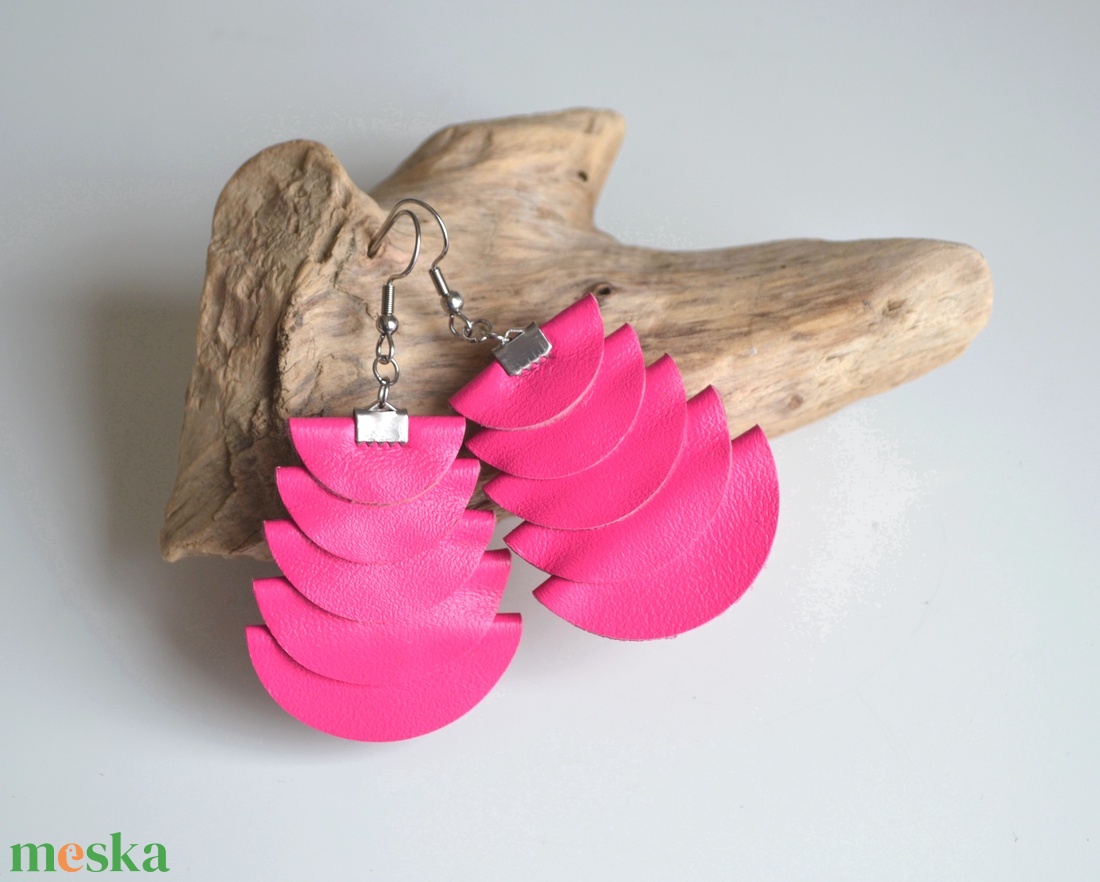 Azték istennő-pink-fülbevaló valódi bőrből - ékszer - fülbevaló - lógó fülbevaló - Meska.hu