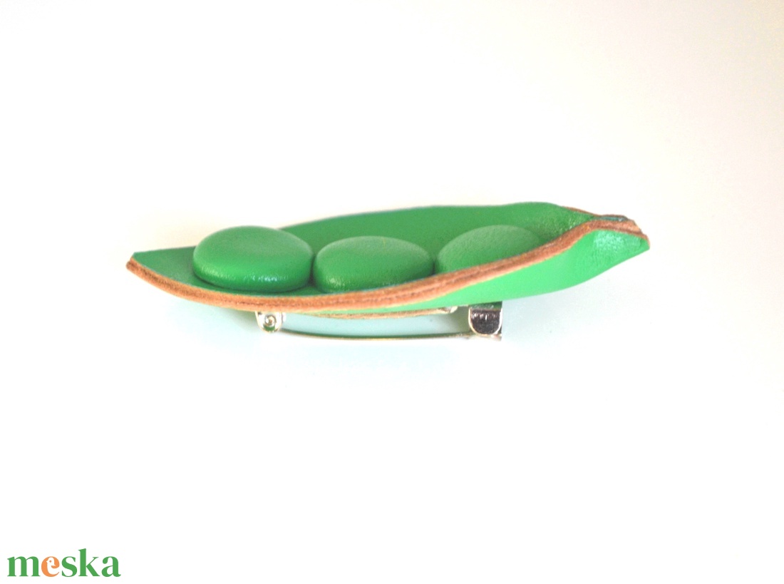 Borsó-valódi bőr kitűző - ékszer - kitűző és bross - Meska.hu