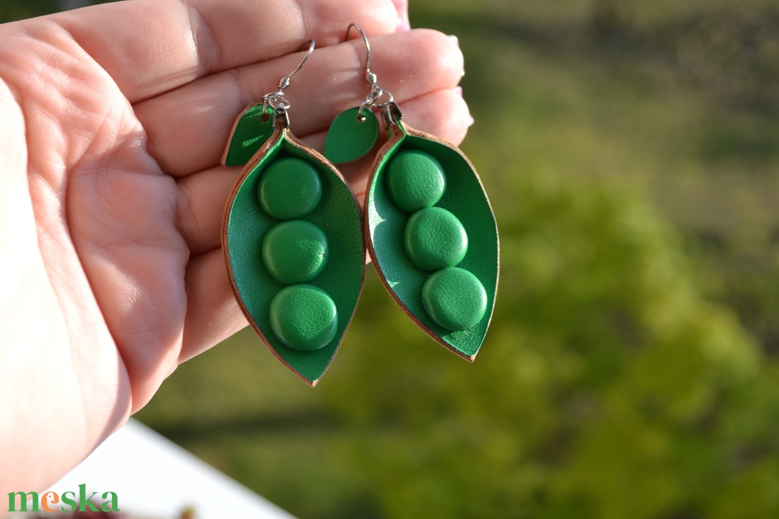 Borsó-valódi bőr fülbevaló - ékszer - fülbevaló - lógó fülbevaló - Meska.hu