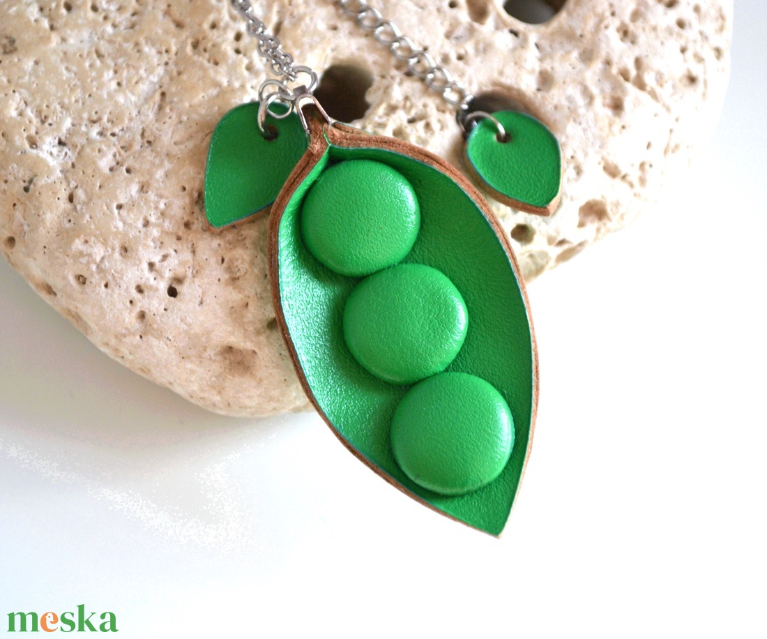 Borsó-extra hosszú nyaklánc valódi bőrrel - ékszer - nyaklánc - hosszú nyaklánc - Meska.hu