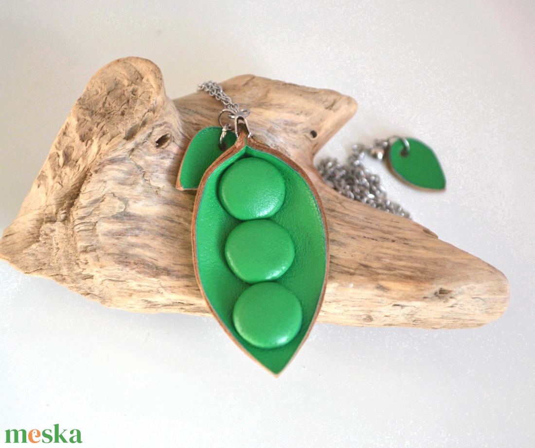 Borsó-extra hosszú nyaklánc valódi bőrrel - ékszer - nyaklánc - hosszú nyaklánc - Meska.hu