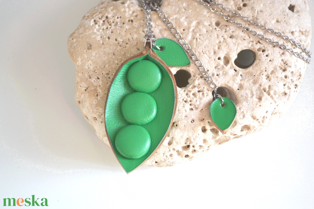 Borsó-extra hosszú nyaklánc valódi bőrrel - ékszer - nyaklánc - hosszú nyaklánc - Meska.hu