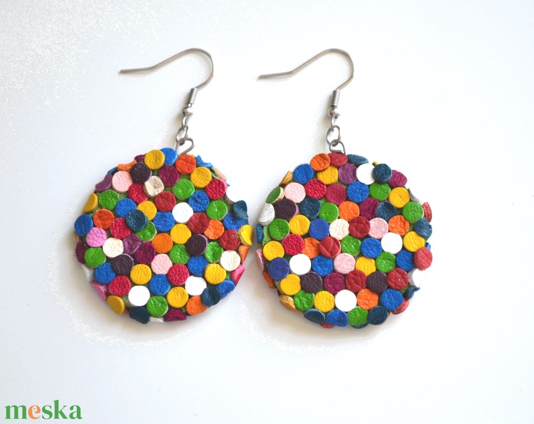 Multicolor pöttyök-extra lógós fülbevaló valódi bőrből - ékszer - fülbevaló - lógó fülbevaló - Meska.hu