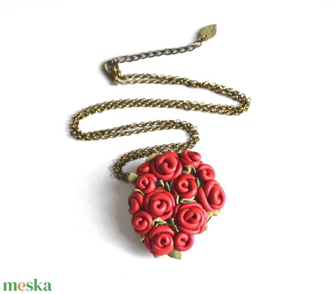 Roses Garden-hosszú nyaklánc valódi bőrrel - ékszer - nyaklánc - medálos nyaklánc - Meska.hu