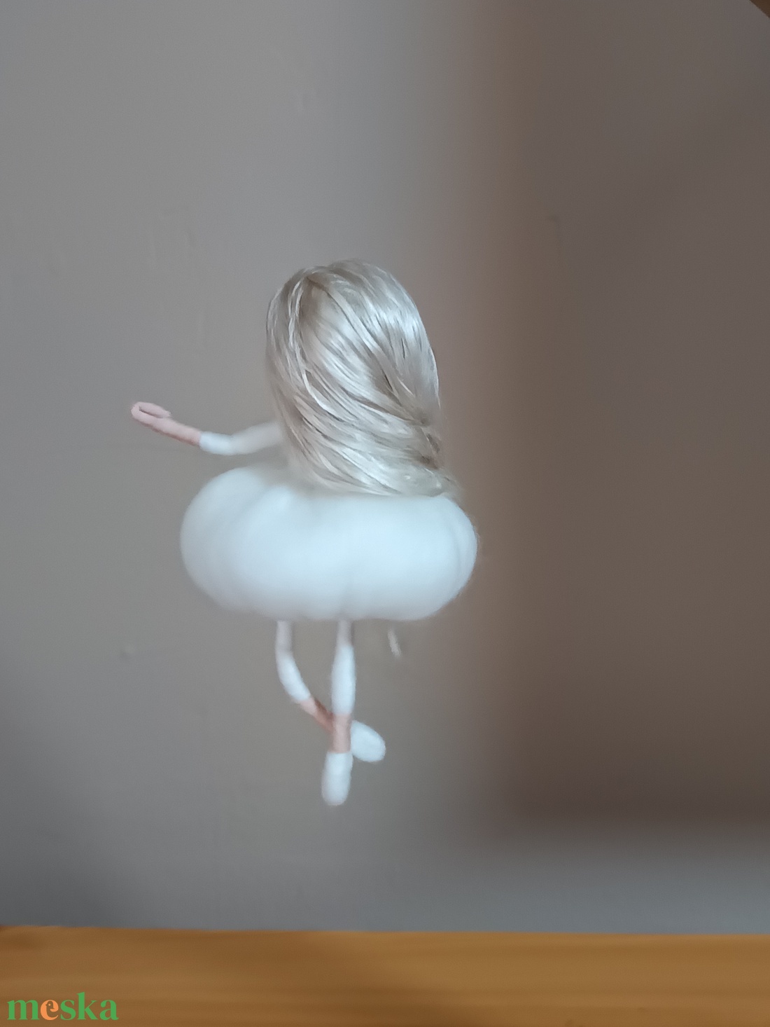 Tűnemezelt gyapjúbaba (balerina) - otthon & életmód - dekoráció - ajtó- és ablak dekoráció - ablakdísz - Meska.hu Tűnemezelt gyapjúbaba (balerina) - otthon & életmód - dekoráció - ajtó- és ablak dekoráció - ablakdísz - Meska.hu