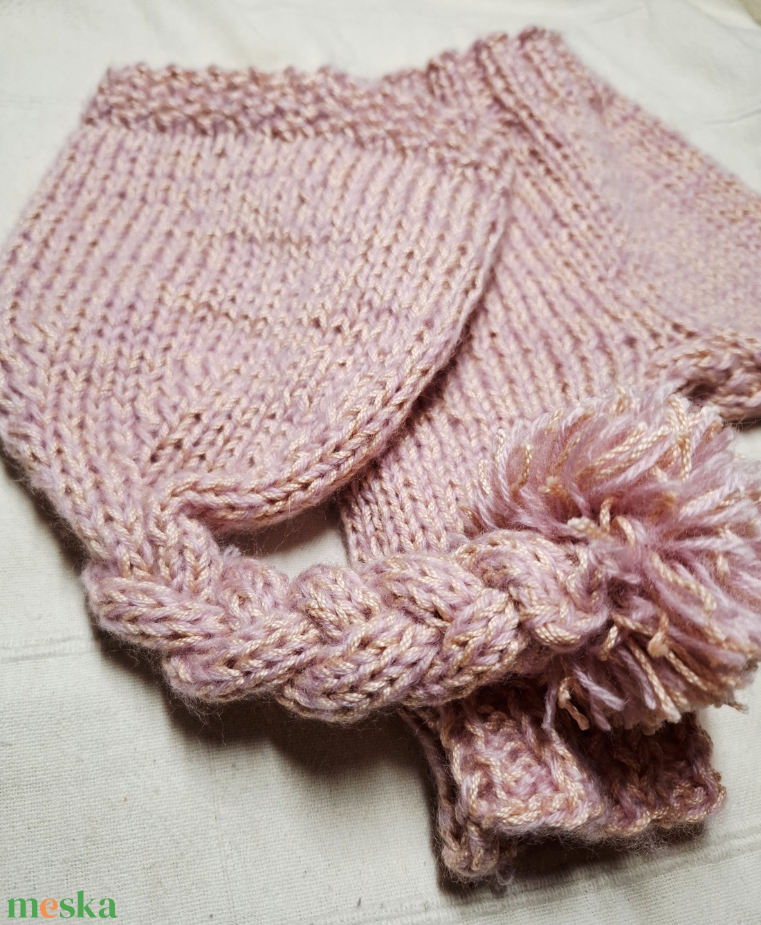 Kötött babasapka és nadrág újszülöttfotózáshoz - baba - mama - babafotózás - szett újszülött fotózásra - Meska.hu