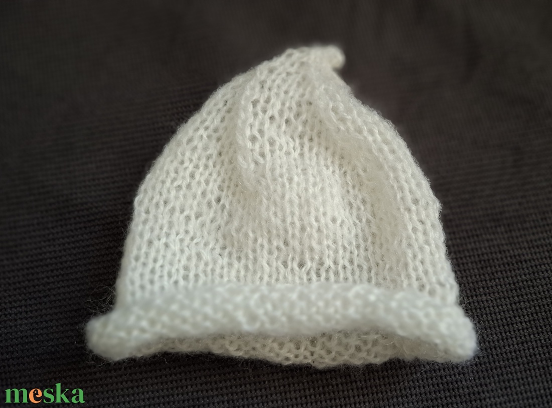 Kötött babasapka újszülöttfotózáshoz - baba - mama - babafotózás - újszülött sapka fotózásra - Meska.hu