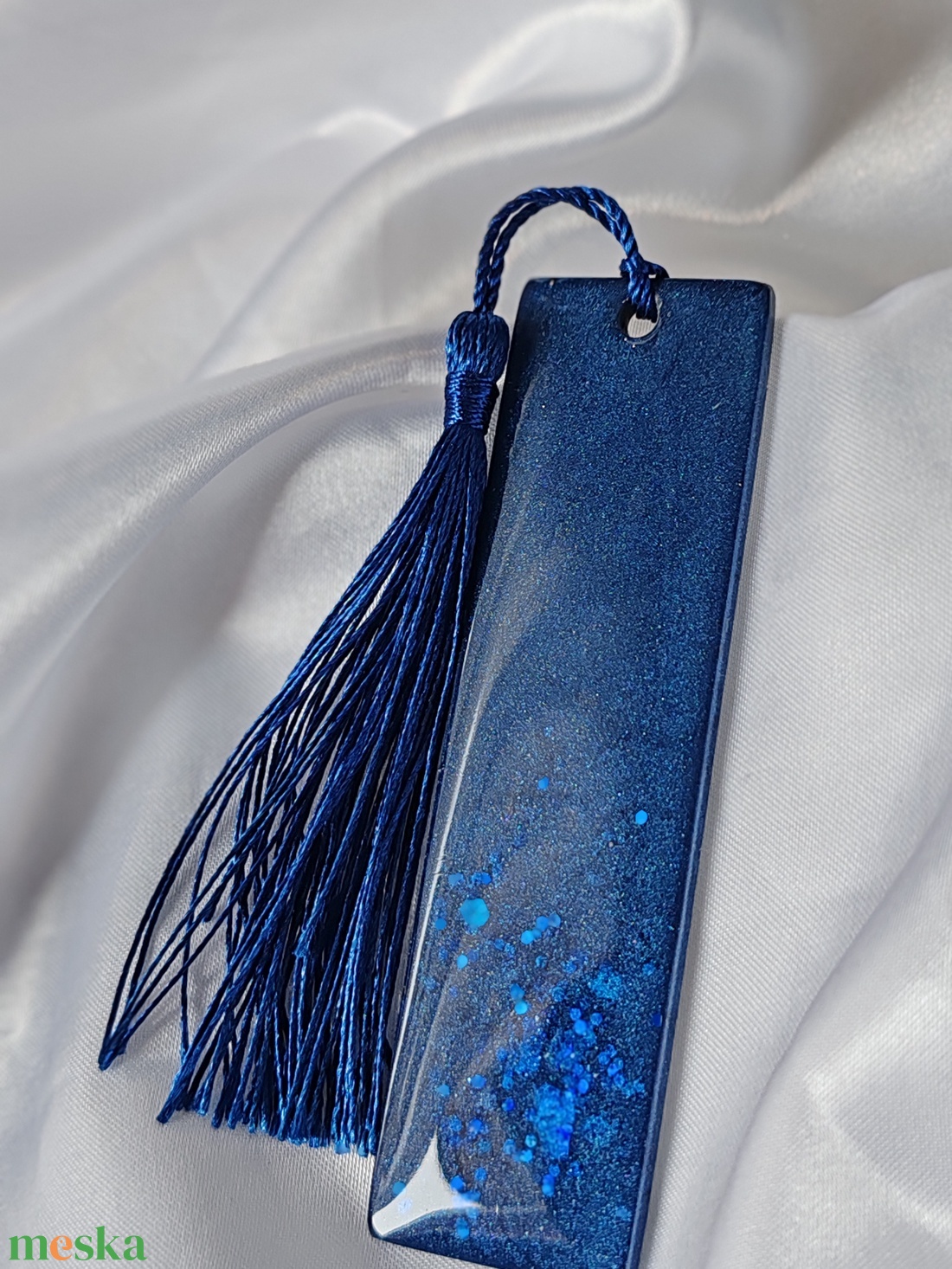 Kézműves műgyanta könyvjelző bojttal - könyv & zene - könyvjelző - Meska.hu