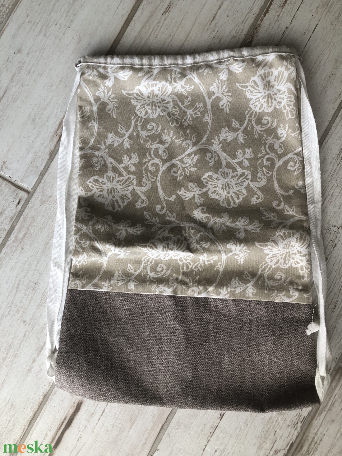 Bézs-fehér hátizsák/tornazsák - táska & tok - hátizsák - hátizsák - Meska.hu