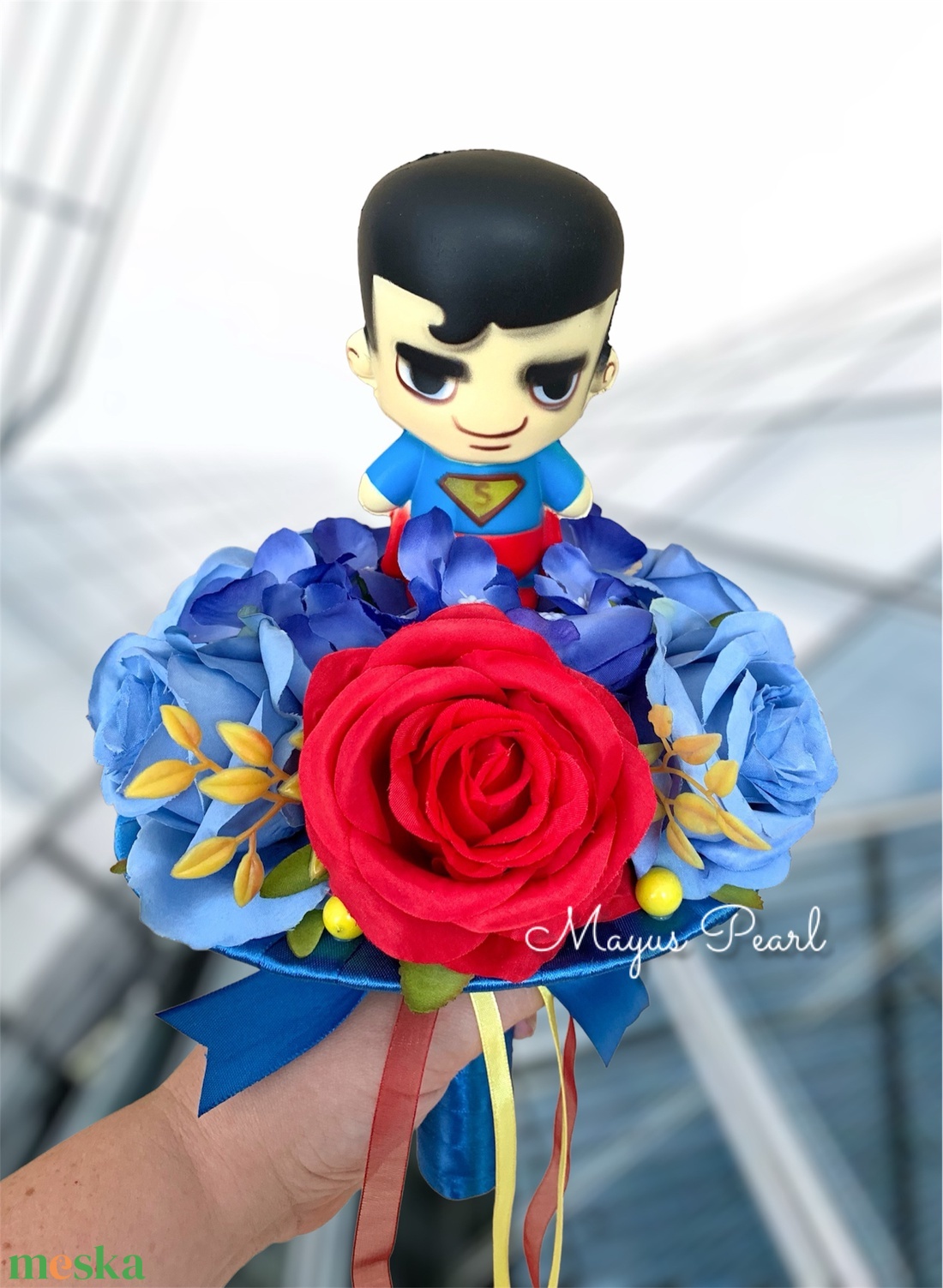 Ballagási örök csokor Superman-es - otthon & életmód - dekoráció - virágdekoráció - virágok - virágcsokor - Meska.hu