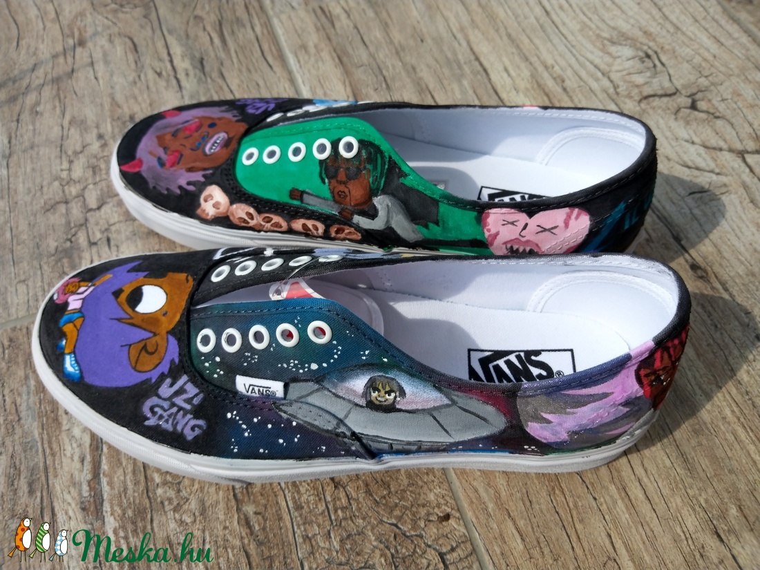 Egyedi festett cipők - Fehér textil cipők festését vállalom - ruha & divat - cipő & papucs - cipő, szandál - Meska.hu