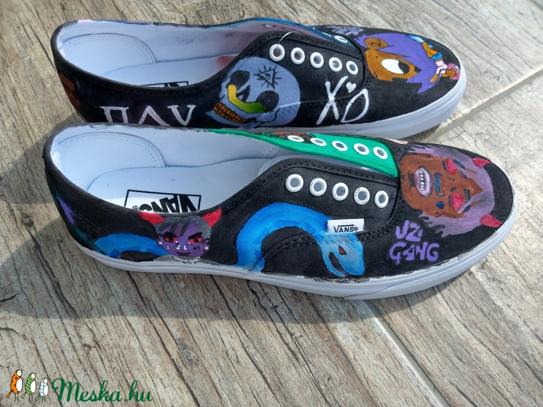 Egyedi festett cipők - Fehér textil cipők festését vállalom - ruha & divat - cipő & papucs - cipő, szandál - Meska.hu