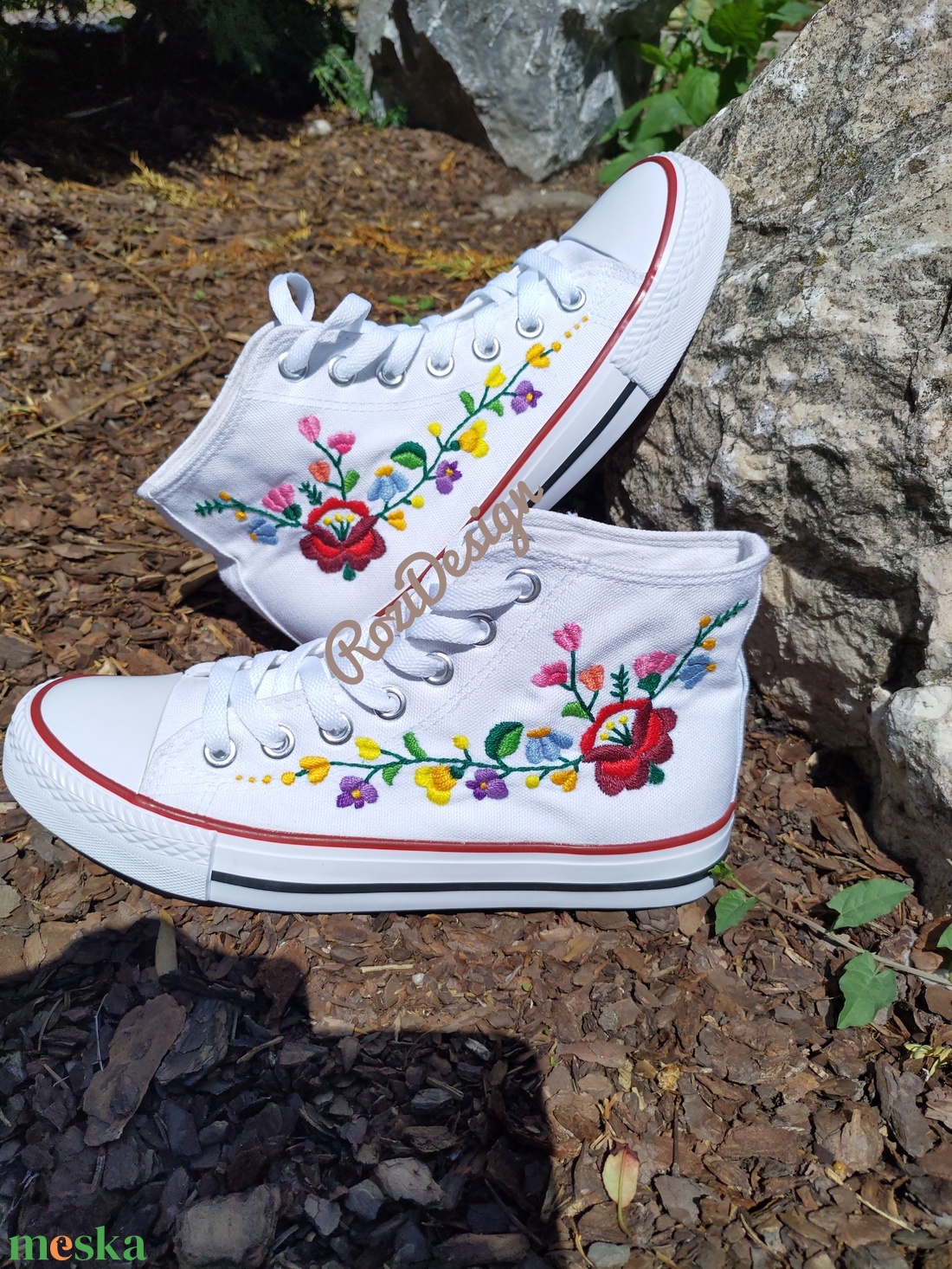 Magyaros, Kalocsai virágos tornacipő kézzel hímzett - esküvő - cipő és cipőklipsz - Meska.hu
