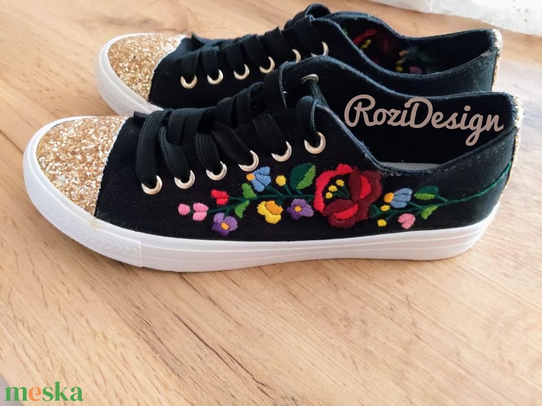 Kalocsai virágos tornacipő (kézzel hímzett) 37-es méret - ruha & divat - cipő & papucs - cipő, szandál - Meska.hu