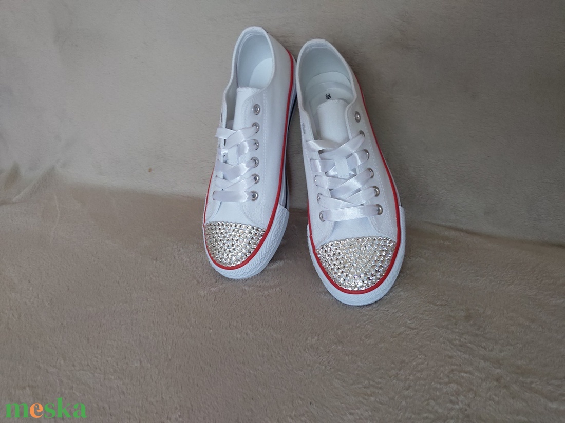 Kristályköves esküvői, menyasszonyi, menyecske, alkalmi tornacipő - esküvő - cipő és cipőklipsz - Meska.hu