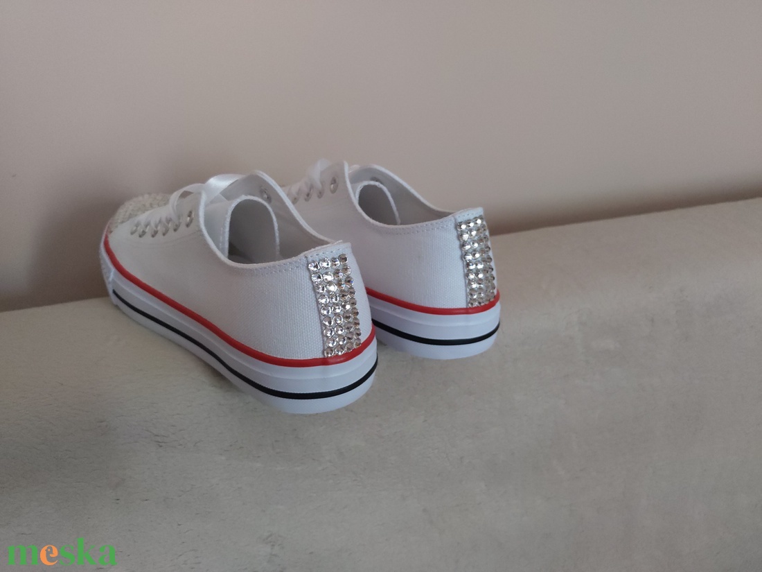 Kristályköves esküvői, menyasszonyi, menyecske, alkalmi tornacipő - esküvő - cipő és cipőklipsz - Meska.hu