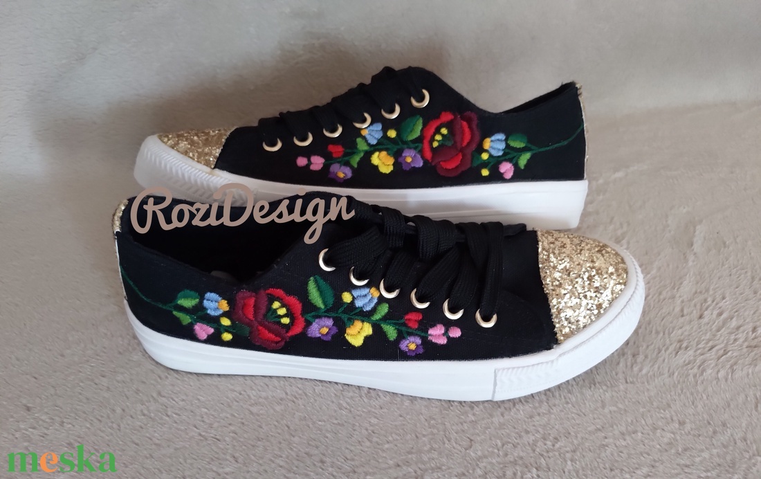 Kalocsai virágos tornacipő, kézzel hímzett 37-es méret  - ruha & divat - cipő & papucs - cipő, szandál - Meska.hu