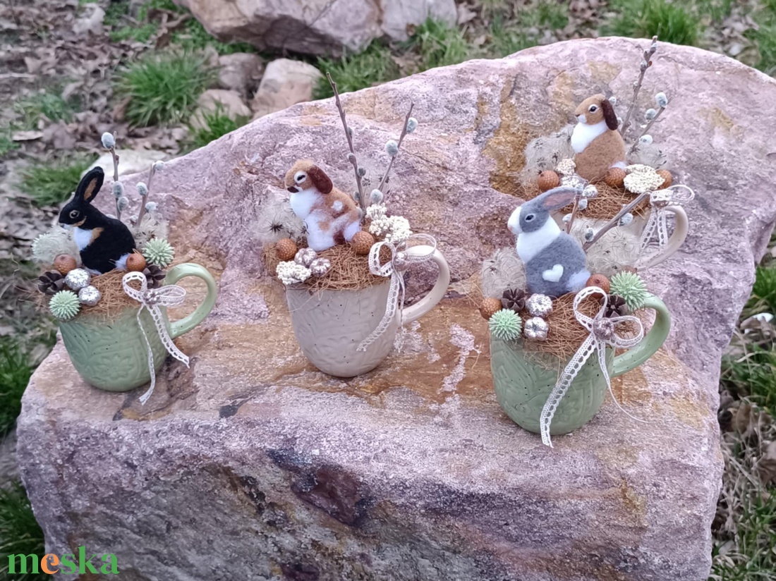 Nemeznyuszis húsvéti bögredekor - ünnepi díszek, dekorációk - húsvéti díszek és dekorációk - húsvéti ajtódísz, kopogtató - Meska.hu