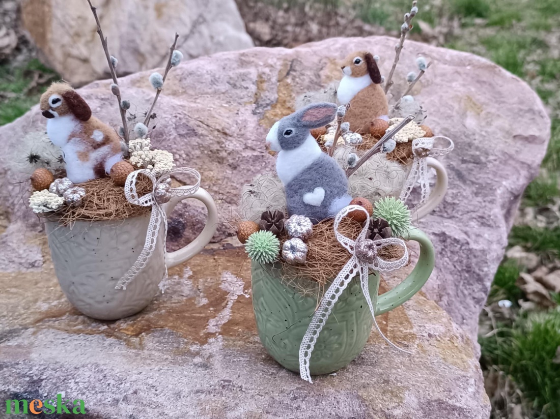 Nemeznyuszis húsvéti bögredekor - ünnepi díszek, dekorációk - húsvéti díszek és dekorációk - húsvéti ajtódísz, kopogtató - Meska.hu