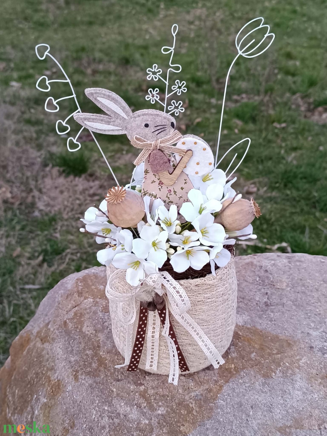 Szőtt kaspós nyuszis dekor - ünnepi díszek, dekorációk - húsvéti díszek és dekorációk - húsvéti ajándékátadó - Meska.hu