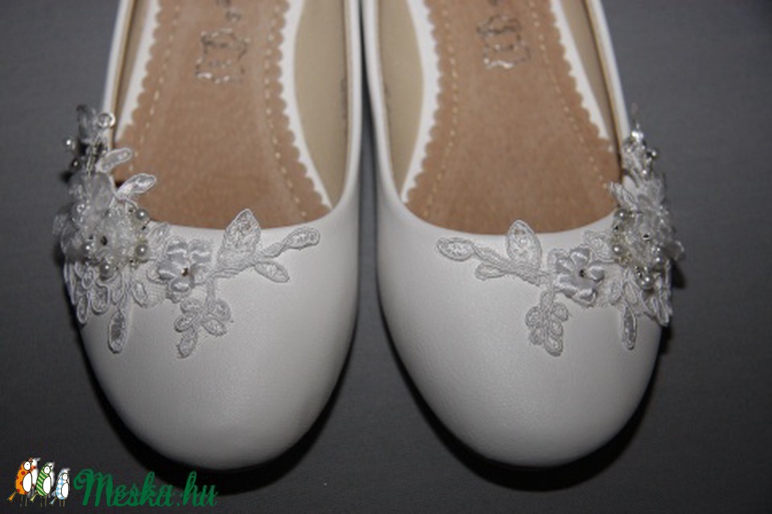 Menyasszonyi lapos cipő,egyedi díszítéssel,fehér 37-es -  - Meska.hu