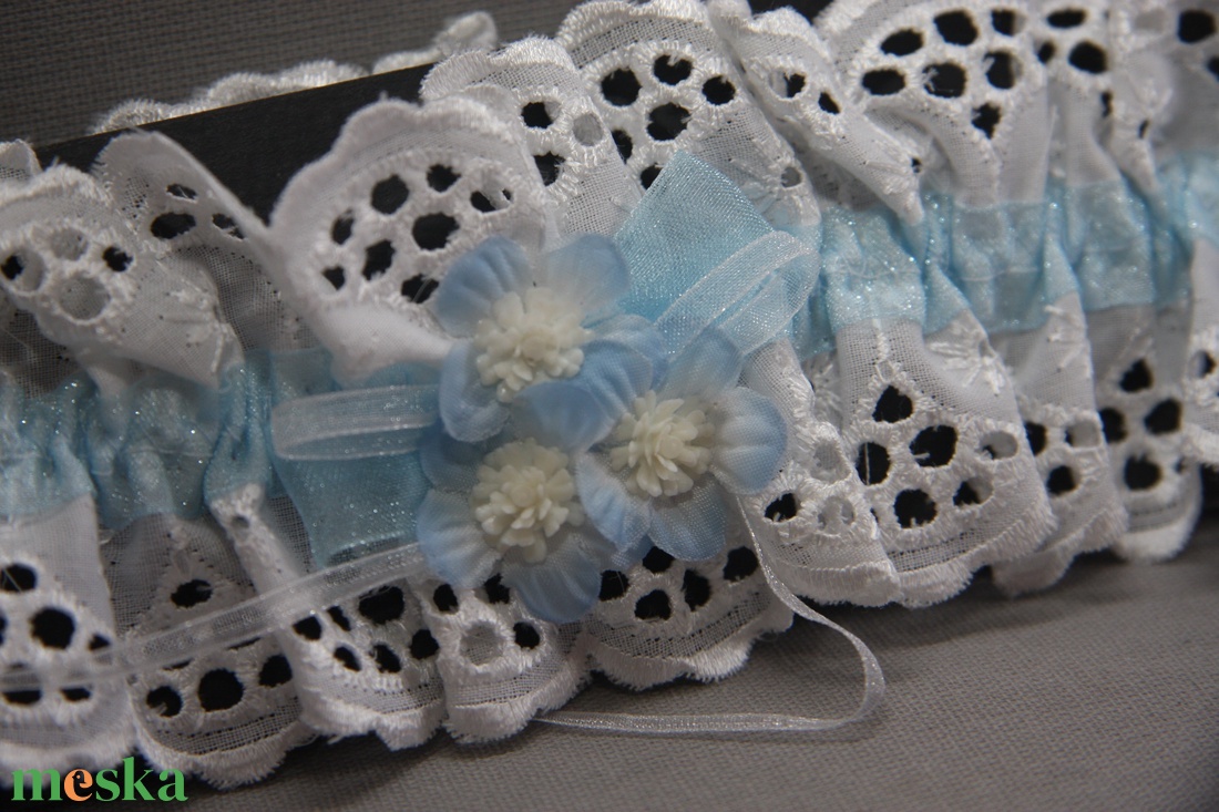 Menyasszonyi,esküvői harisnyakötő,combdísz valami kék - esküvő - kiegészítők - harisnyatartó & valami kék - Meska.hu