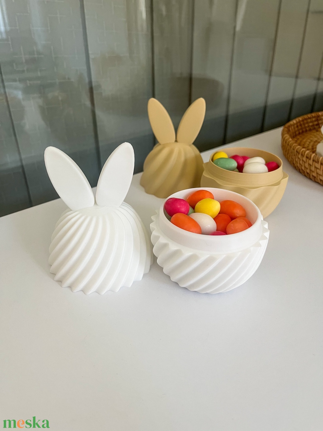 Nyuszifüles húsvéti tojás doboz � édesség és ajándéktartó - ünnepi díszek, dekorációk - húsvéti díszek és dekorációk - húsvéti sütikiszúró - Meska.hu