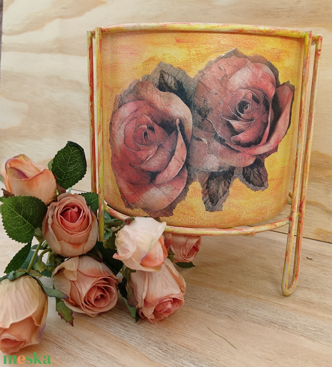 Fém rózs�s vintage kaspó tartóval  - otthon & életmód - virágdekoráció - virágtartó - kaspó - Meska.hu