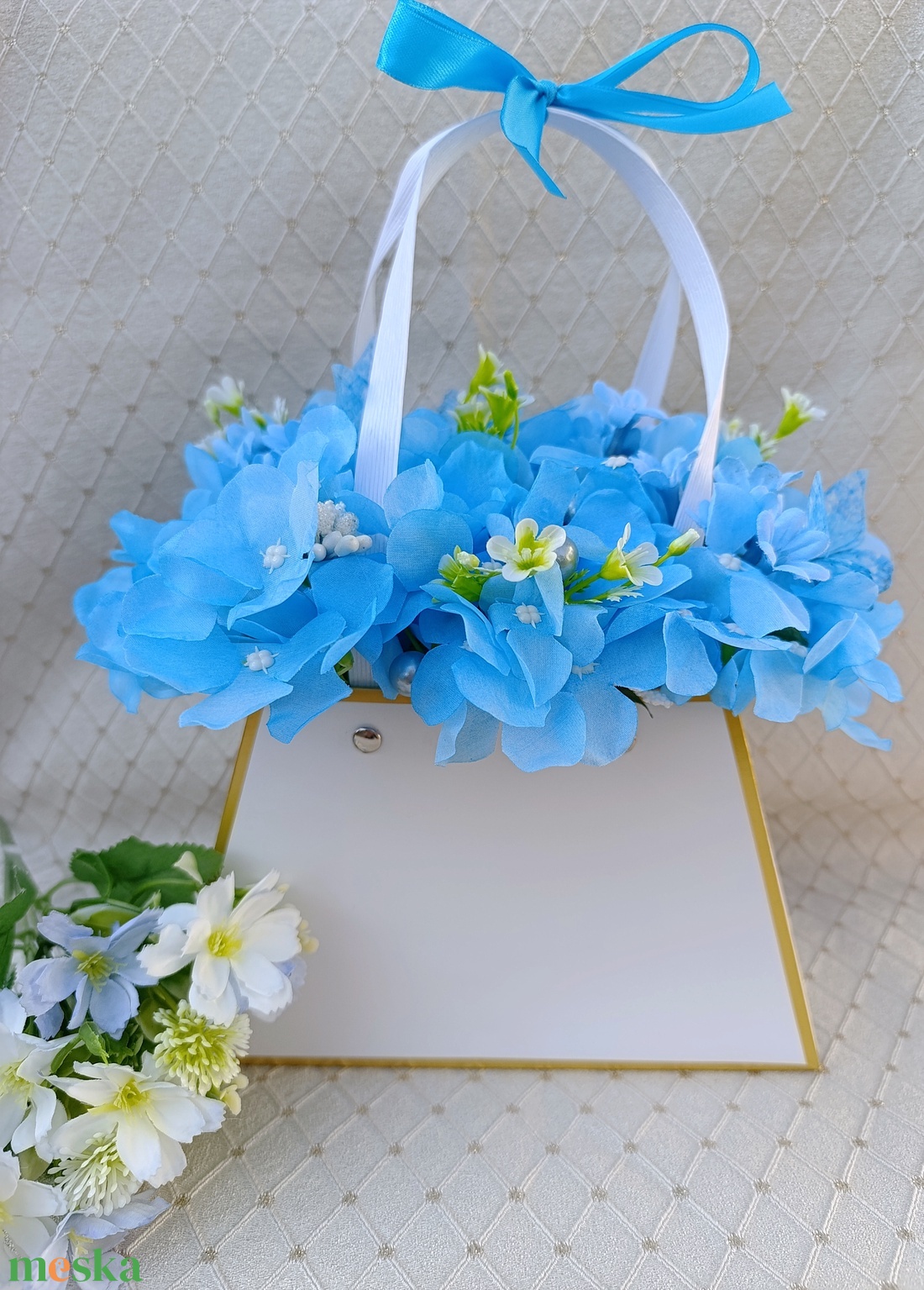 Virágos táska  - otthon & életmód - virágdekoráció - virágdíszek - asztali virágdísz - Meska.hu