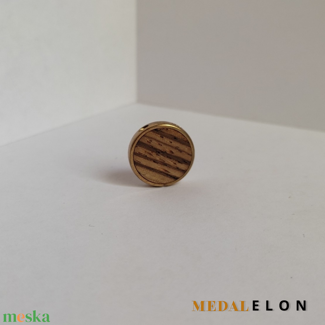 Sárgaréz és zebrano fa medál - ékszer - nyaklánc - medál - Meska.hu Sárgaréz és zebrano fa medál - ékszer - nyaklánc - medál - Meska.hu