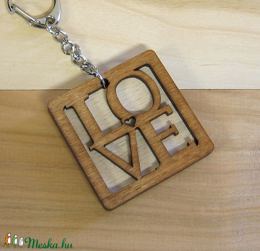 LOVE fa kulcstartó + egyedi gravírozás -  - Meska.hu