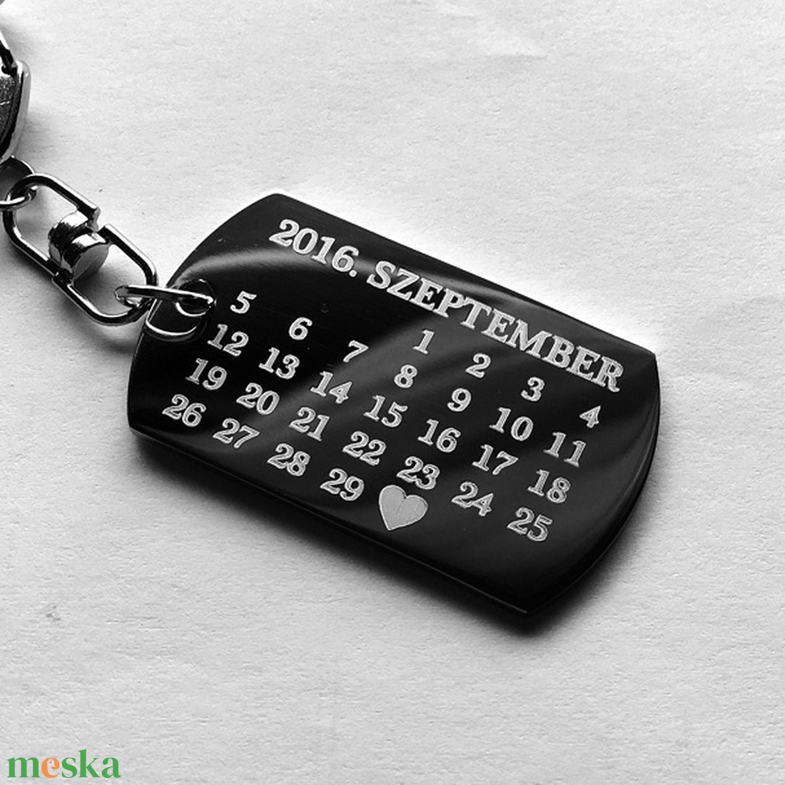 Emlékezz rám naptáros nemesacél kulcstartó + egyedi gravírozás - táska & tok - kulcstartó & táskadísz - kulcstartó - Meska.hu