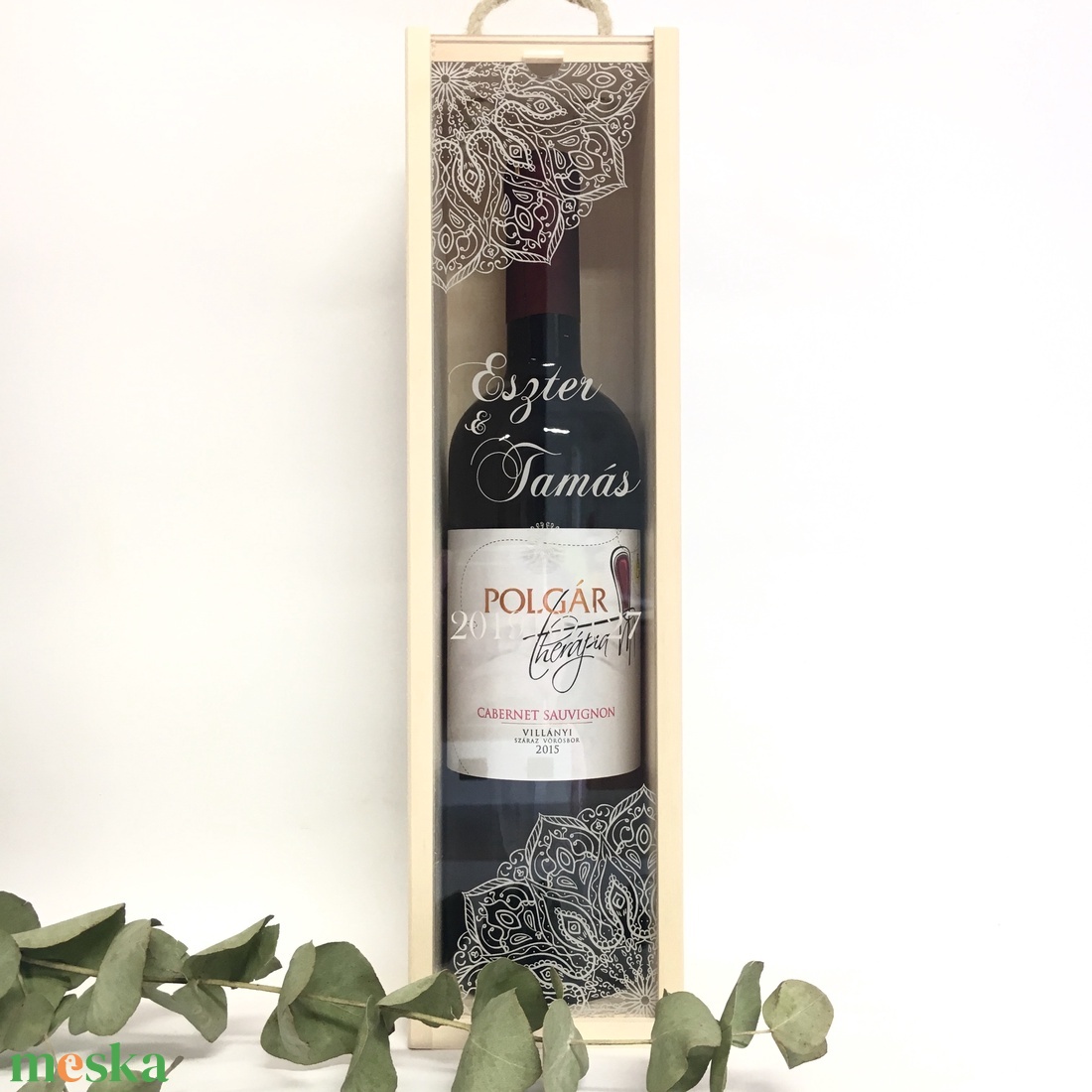 Esküvői köszönő ajándék, boros , italos fadoboz, szülőköszöntő ajándék, gravírozott akril előlappal - esküvő - emlék & ajándék - doboz - Meska.hu Esküvői köszönő ajándék, boros , italos fadoboz, szülőköszöntő ajándék, gravírozott akril előlappal - esküvő - emlék & ajándék - doboz - Meska.hu
