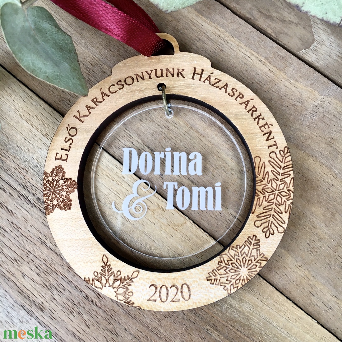 Kerek karácsonyfadísz tetszőleges felirattal - karácsony - karácsonyi lakásdekoráció - karácsonyfadíszek - Meska.hu