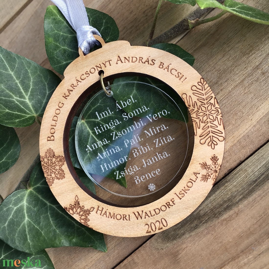 Kerek karácsonyfadísz tetszőleges felirattal - karácsony - karácsonyi lakásdekoráció - karácsonyfadíszek - Meska.hu