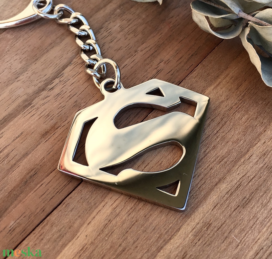 SUPERMAN nemesacél kulcstartó - táska & tok - kulcstartó & táskadísz - kulcstartó - Meska.hu SUPERMAN nemesacél kulcstartó - táska & tok - kulcstartó & táskadísz - kulcstartó - Meska.hu