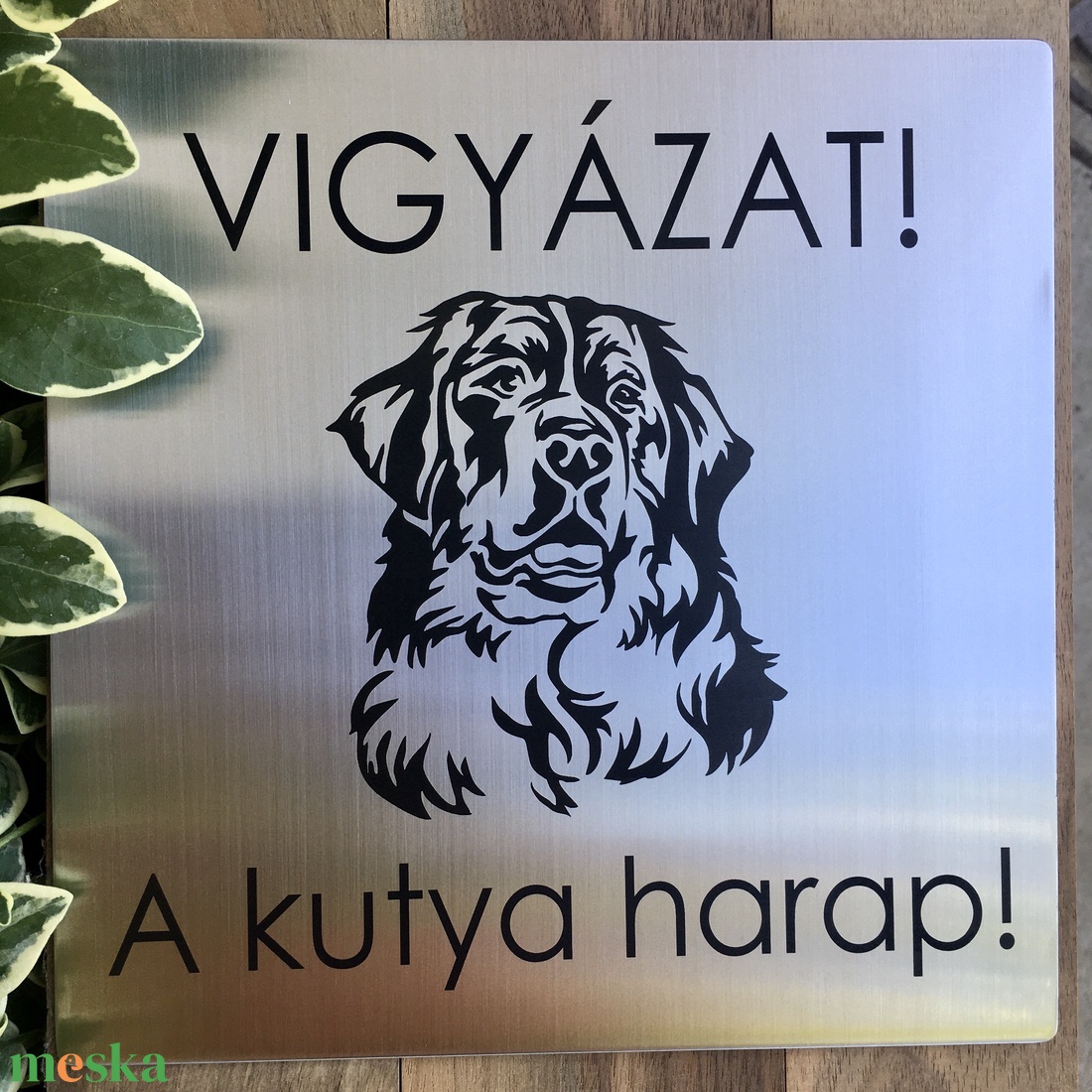 Nemesacél kutyás figyelmeztető tábla gravírozással - A kutya harap - otthon & életmód - ház & kert - névtábla - Meska.hu
