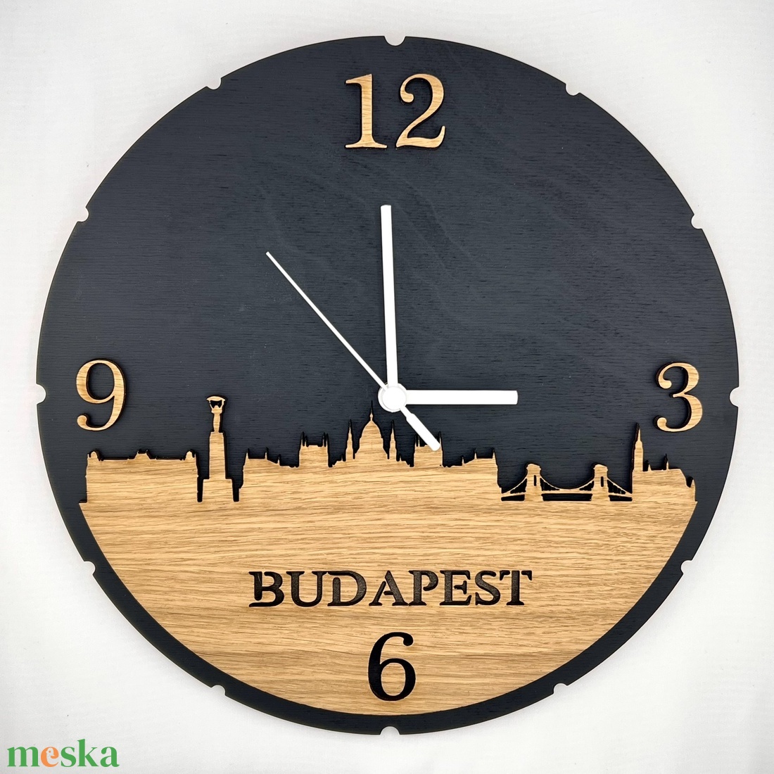 Fából készült falióra Budapest sziluettel - otthon & életmód - dekoráció - fali és függő dekoráció - falióra & óra - Meska.hu