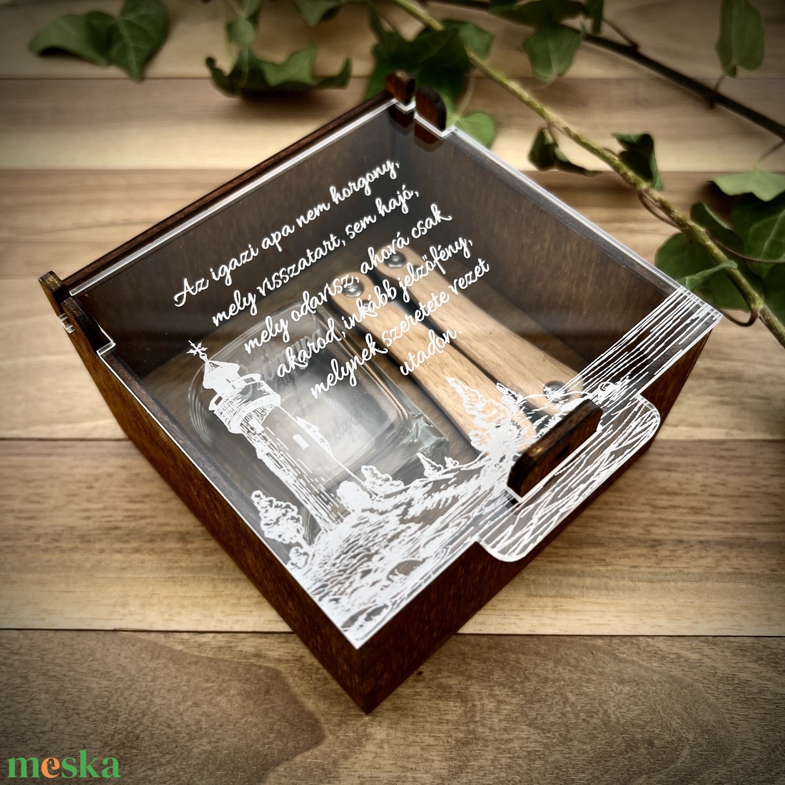 Szülőköszöntő ajándék szett díszdobozban világítótorony grafikával - esküvő - emlék & ajándék - szülőköszöntő ajándék - Meska.hu Szülőköszöntő ajándék szett díszdobozban világítótorony grafikával - esküvő - emlék & ajándék - szülőköszöntő ajándék - Meska.hu