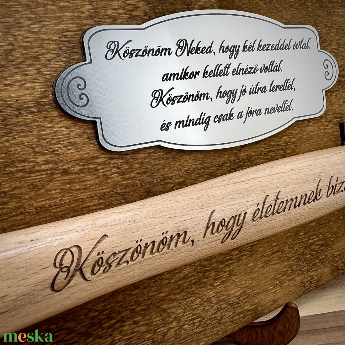 Szülőköszöntő ajándék - gravírozott nyelű kalapács díszes fatáblával - esküvő - emlék & ajándék - szülőköszöntő ajándék - Meska.hu Szülőköszöntő ajándék - gravírozott nyelű kalapács díszes fatáblával - esküvő - emlék & ajándék - szülőköszöntő ajándék - Meska.hu