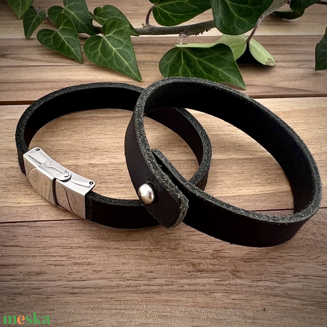 Bőr karkötő fekete vagy barna színben - ékszer - karkötő - névre szóló karkötő - Meska.hu