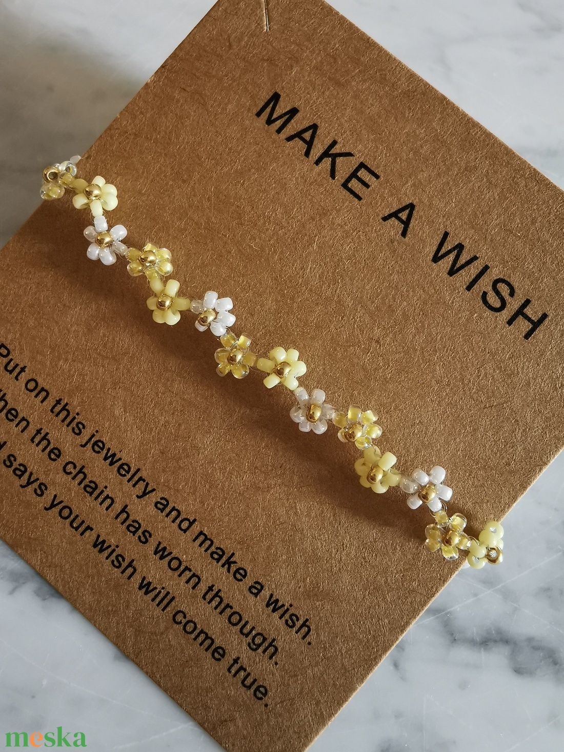 Cikkcakk virágos karkötő  - ékszer - karkötő - gyöngyös karkötő - Meska.hu