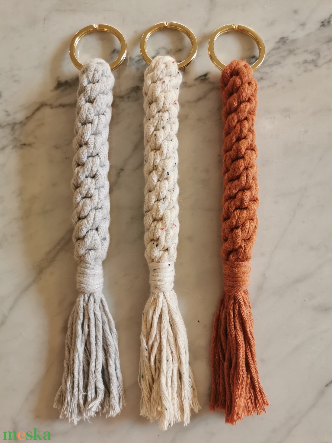 Makramé kulcstartó - táska & tok - kulcstartó & táskadísz - kulcstartó - Meska.hu