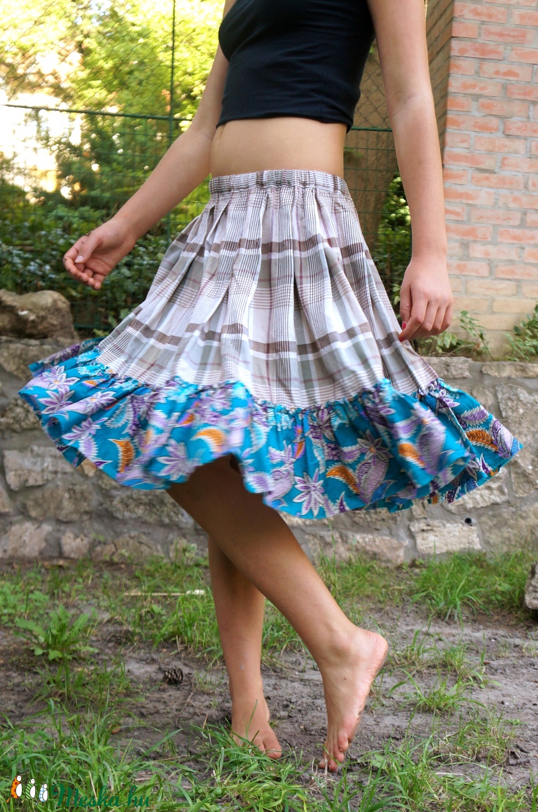 Upcycled újrahasznosított szoknyából készült szoknya - ruha & divat - női ruha - szoknya - Meska.hu Upcycled újrahasznosított szoknyából készült szoknya - ruha & divat - női ruha - szoknya - Meska.hu