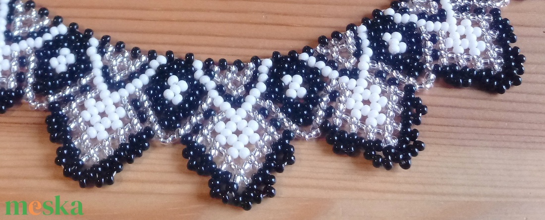 Fekete-fehér-ezüst ukrán mintájú nyaklánc - ékszer - nyaklánc - nyakpánt, gallér - Meska.hu