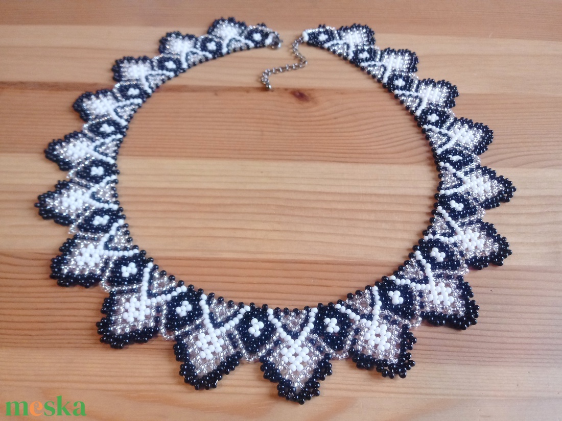 Fekete-fehér-ezüst ukrán mintájú nyaklánc - ékszer - nyaklánc - nyakpánt, gallér - Meska.hu