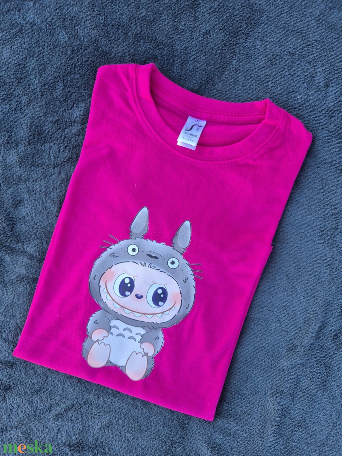Labubu mintás póló - ruha & divat - babaruha & gyerekruha - póló - Meska.hu Labubu mintás póló - ruha & divat - babaruha & gyerekruha - póló - Meska.hu