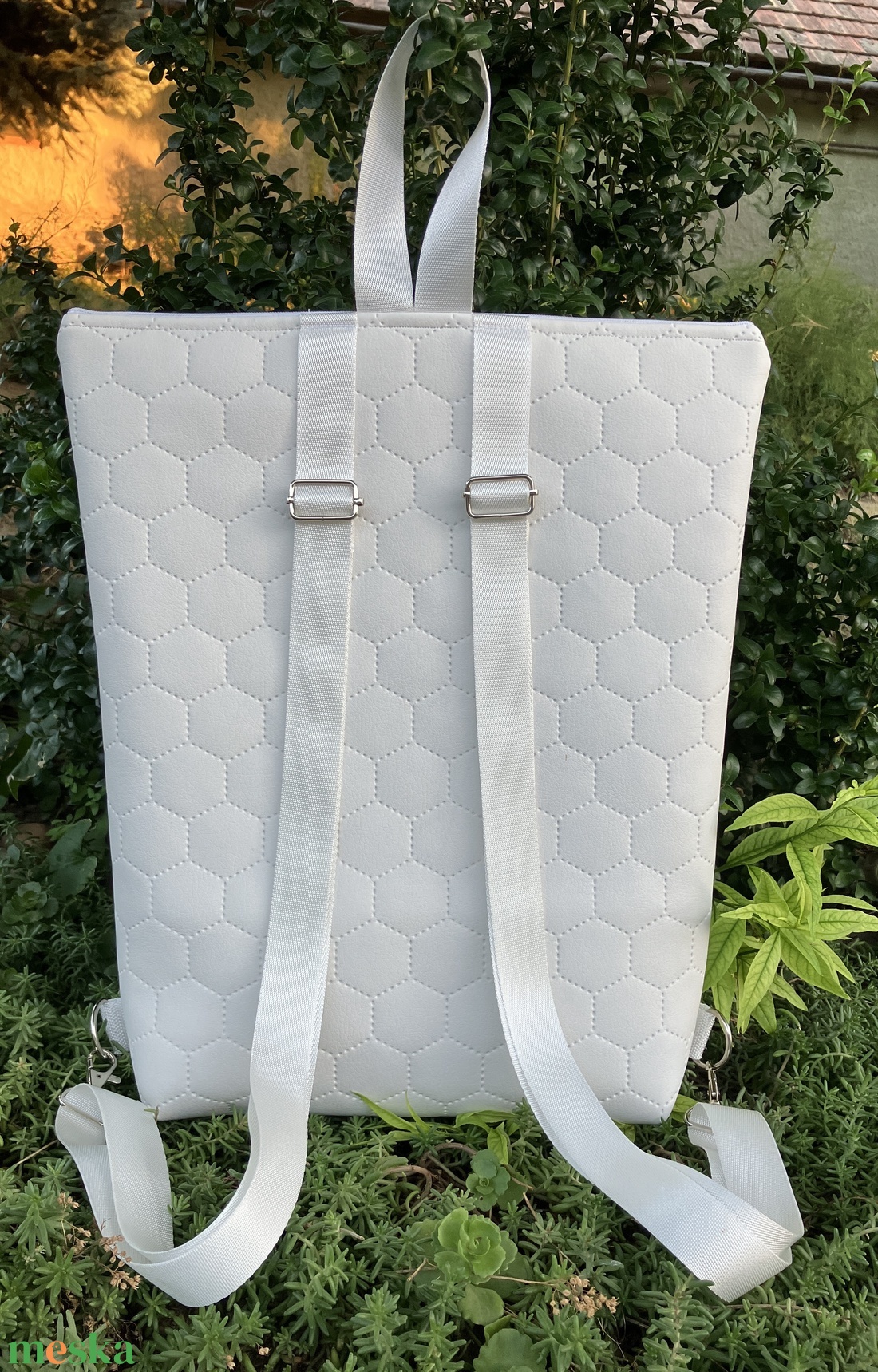 Egyedi lila-türkiz mintás műbőr hátitáska - táska & tok - hátizsák - hátizsák - Meska.hu